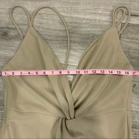 NWT Lulus Crepe Plunge Mini Dress Taupe Size X Large - Picture 11 of 12